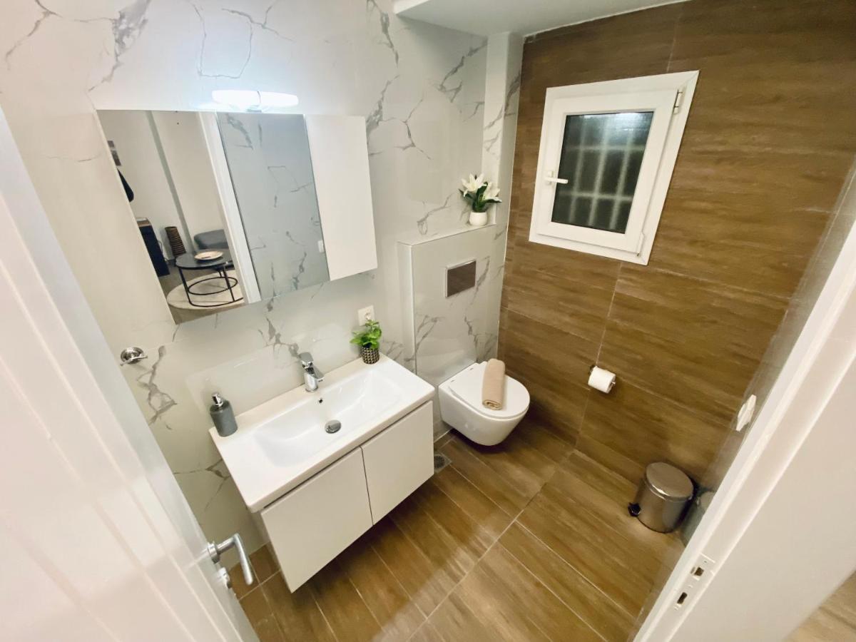 Central Grey Quiet Apartment Салоніки Екстер'єр фото